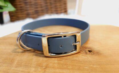 Collier Alva bleu petrol